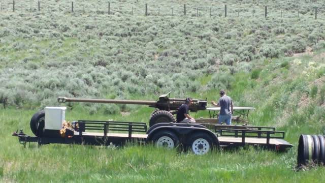 Shooting a Korean anti-aircraft artillery gun - 76mm