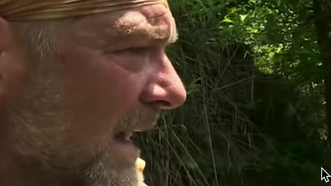 👣LES STROUD Romanian NEAR ENCOUNTER with BIGFOOT! #2/3