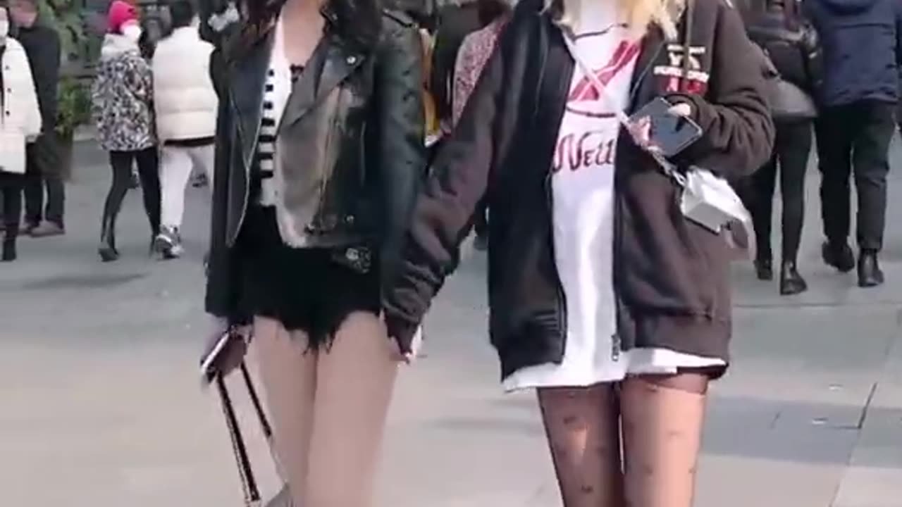 Fashion Walking Style in China