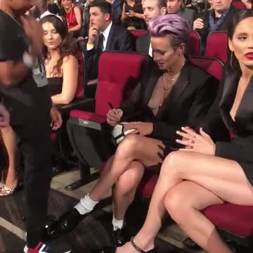 Megan Rapinoe signs autograph at ESPY Awards show
