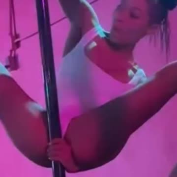 Coi Leray practicing on that pole