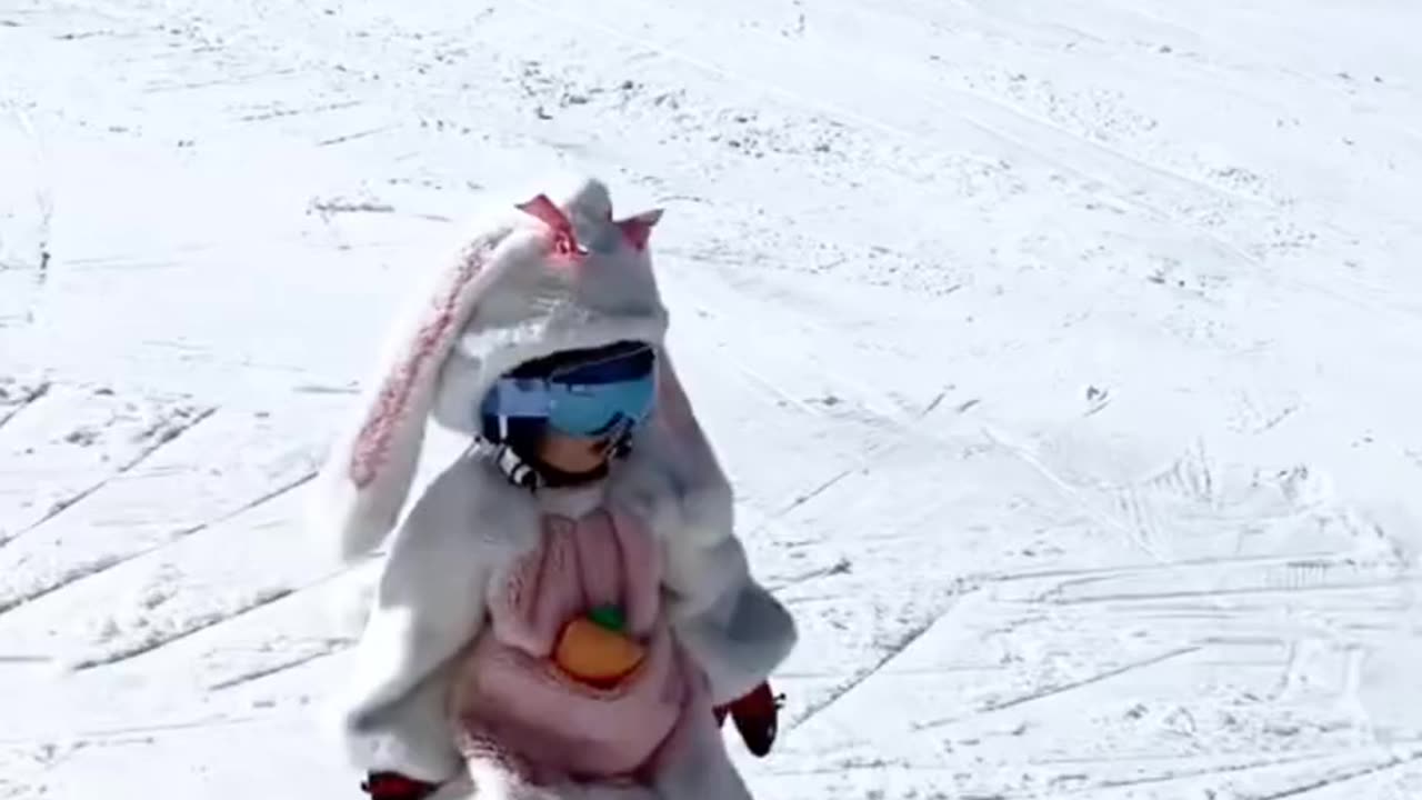 Toddler skating video