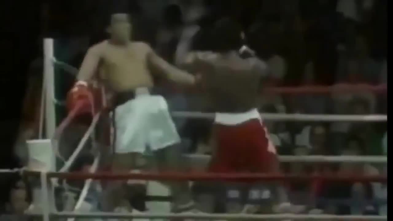 Muhammad Ali bobbing and weaving | The Untouchable | The Greatest.