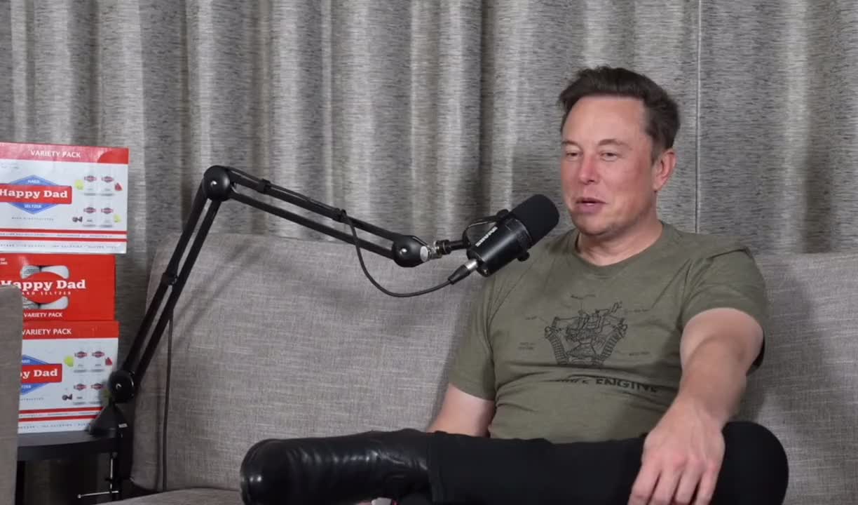 The first thing Elon Musk would say to an alien is "welcome"