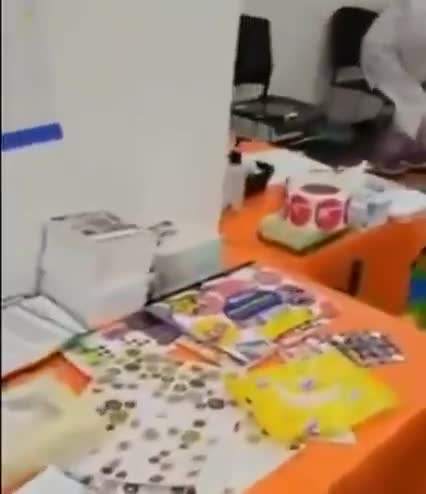 ANTIVAXXERS STORM CHILDREN’S VAX CENTRE IN NEW YORK ONLY TO FIND ITS ENTIRELY RUN BY CHINESE...