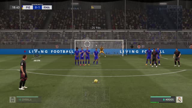 Scoring a free-kick in FIFA 21 with Kroos