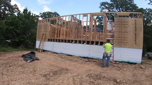 Plywood on the walls at Austin’s 6-2022