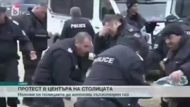 Bulgarian Cops use Pepper Spray on Covid Protestors - forget their's wind outside lol