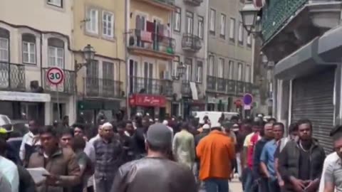 There are no Portuguese, children and women. The situation in Lisbon is dramatic.