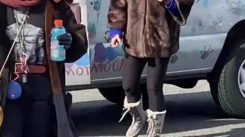 "Stop Invading Our Territory!" - Psychotic Lib LOSES IT on Anti-Mandate Protesters