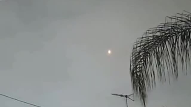 LOS ANGELS UFOs CHARIOTS OF GOD CHARIOTS APPEAR HOVERING ILLUMINATED🕎Isaiah 66;15-18 “the LORD”