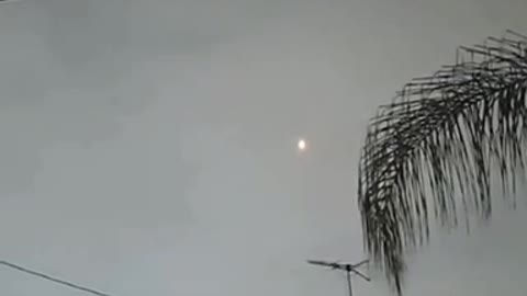 LOS ANGELS UFOs CHARIOTS OF GOD CHARIOTS APPEAR HOVERING ILLUMINATED🕎Isaiah 66;15-18 “the LORD”