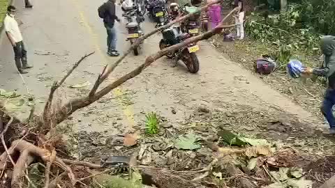 Emergencia por lluvias vía a Zapatoca