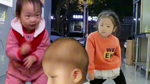 Funny baby dance ❤️❤️❤️