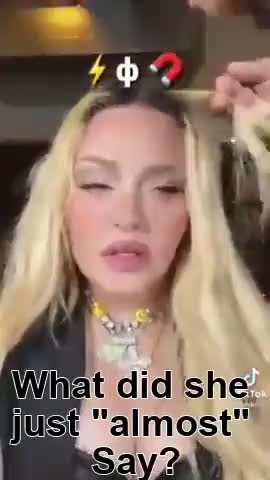 MADONA PIDIENDO ADENO....