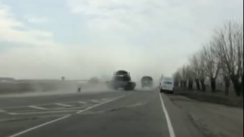 Ukraine war 2022 - Russian tanks storm border