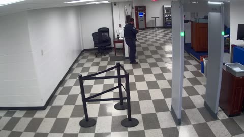 6135RHOBG3G3L8ScreeningArea8_2021-01-06_20h40min02s060ms.mp4