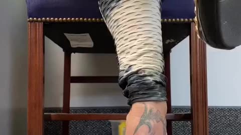 Women Shoeplaying In Her Flats 👣