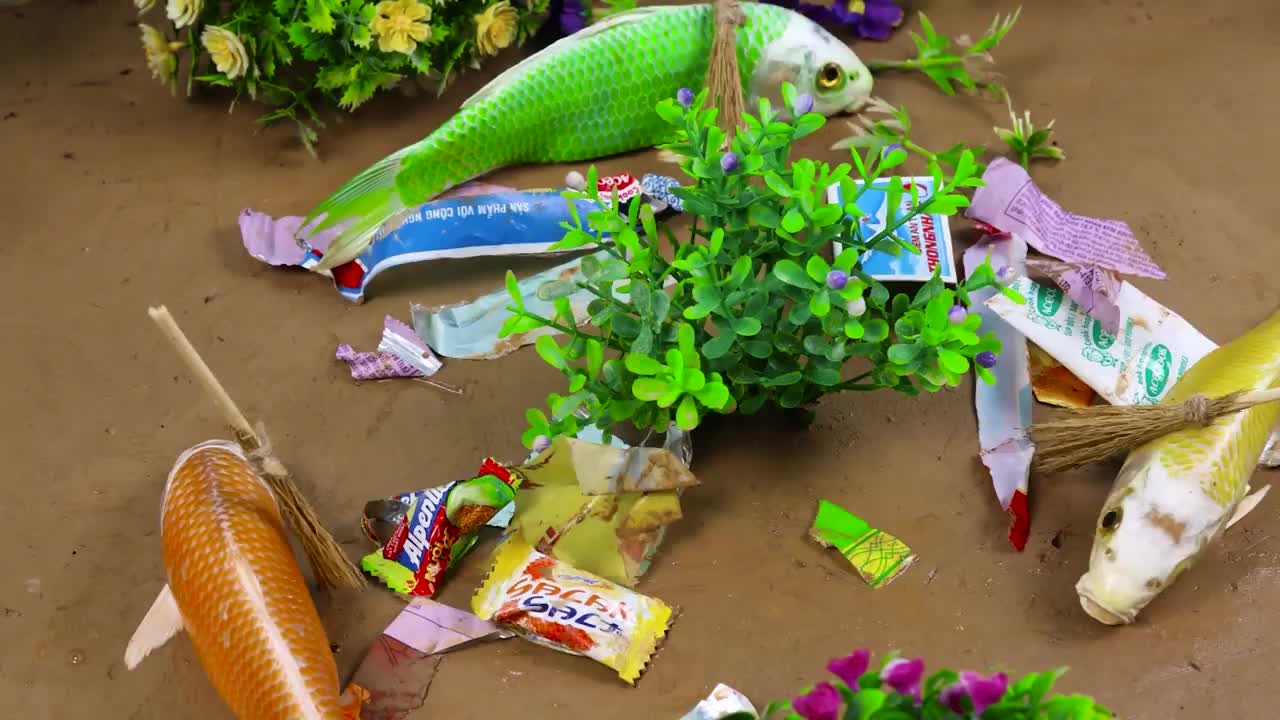 Build Fish video Experiment - Family of Colorful Carp Primitive Mud Survival Fun - Stop Motion ASMR