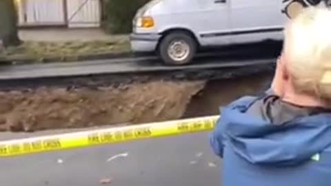 A Sinkhole Was Formed In The Bronx (7/18) 2022 Climate Change