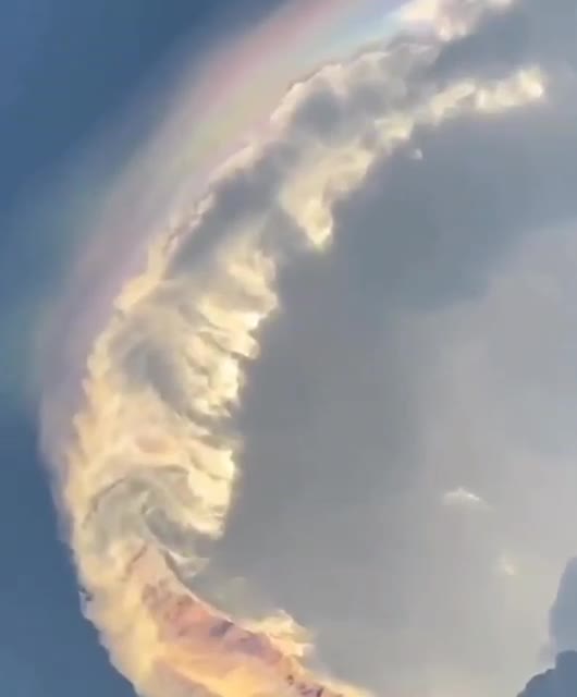 Is that a space ship I see