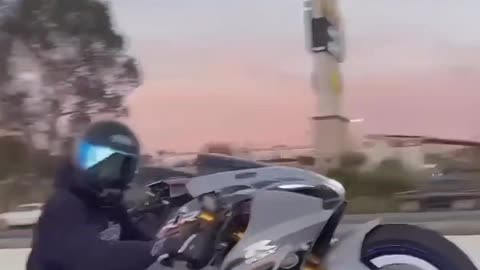 S1000rr 🆚 m1000rr