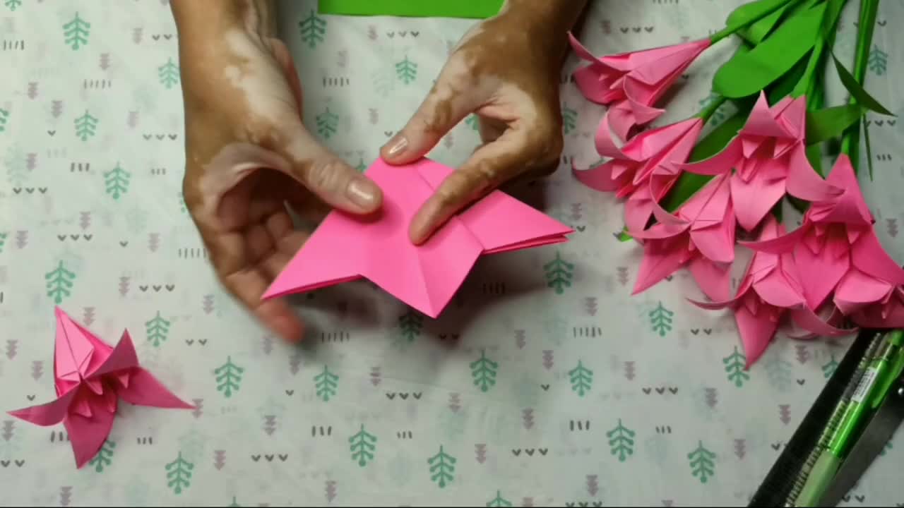 How to make an Origami Lily Flower