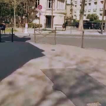 Andando em Paris em 22 de março de 2021