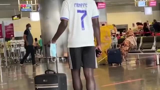 Who's going to tell him ? 😂😕 #shorts