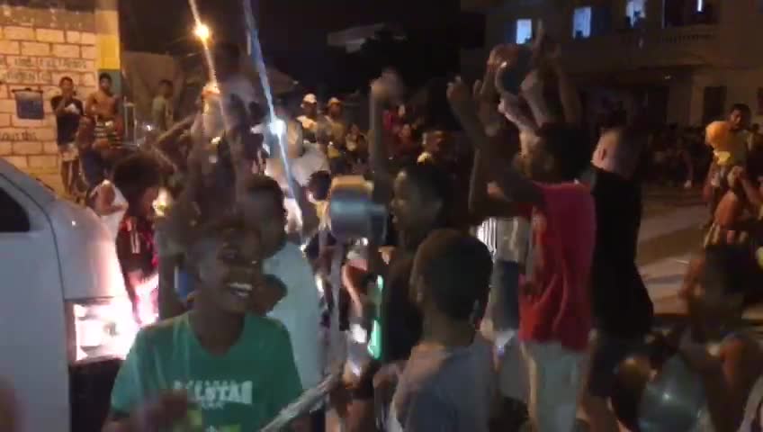 Con cacerolazo piden ayudas