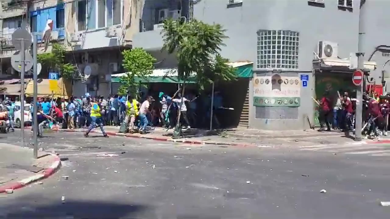 Benjamin Nentanyahu has announced plans to immediately deport African migrants