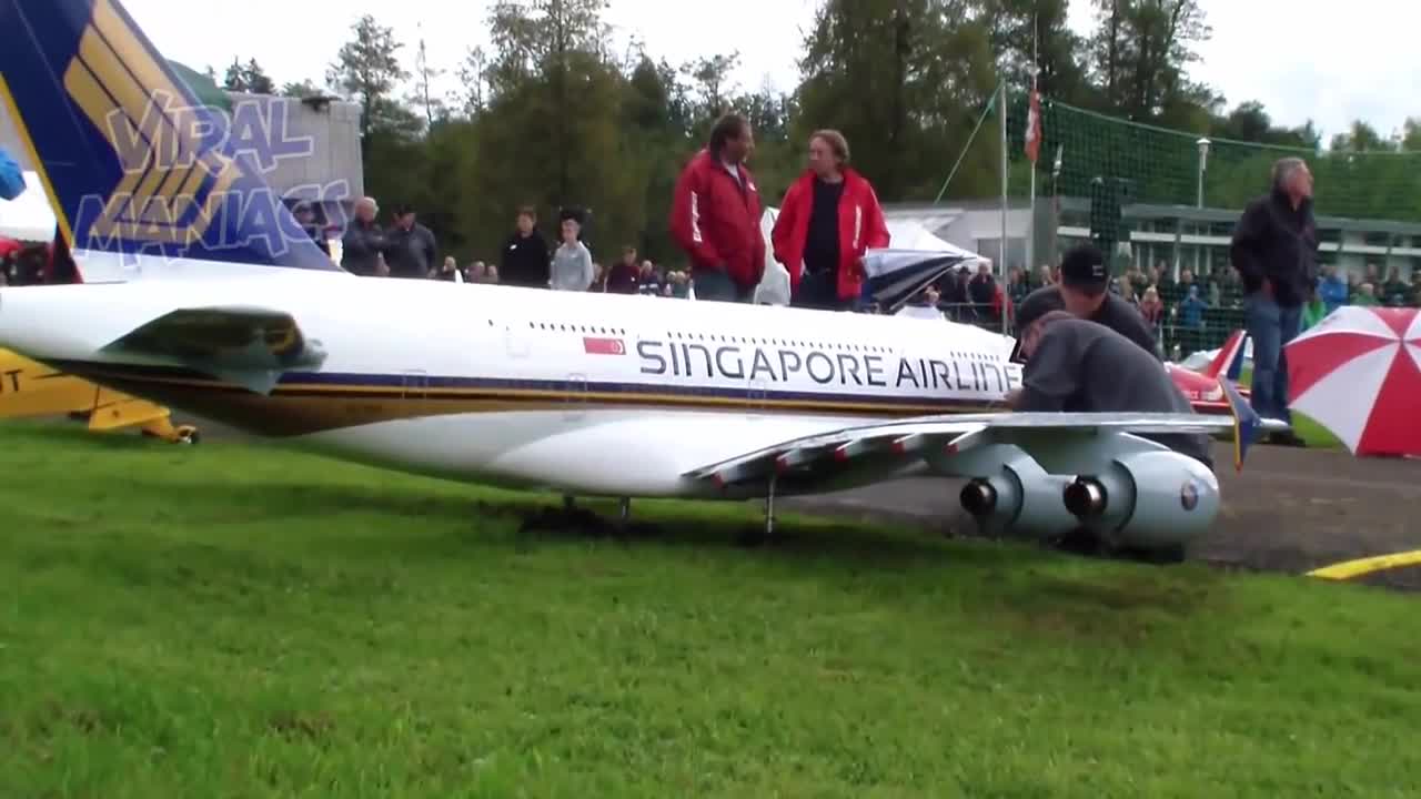 Top 10 Biggest / Largest RC Airplanes In The World [VIDEOS]