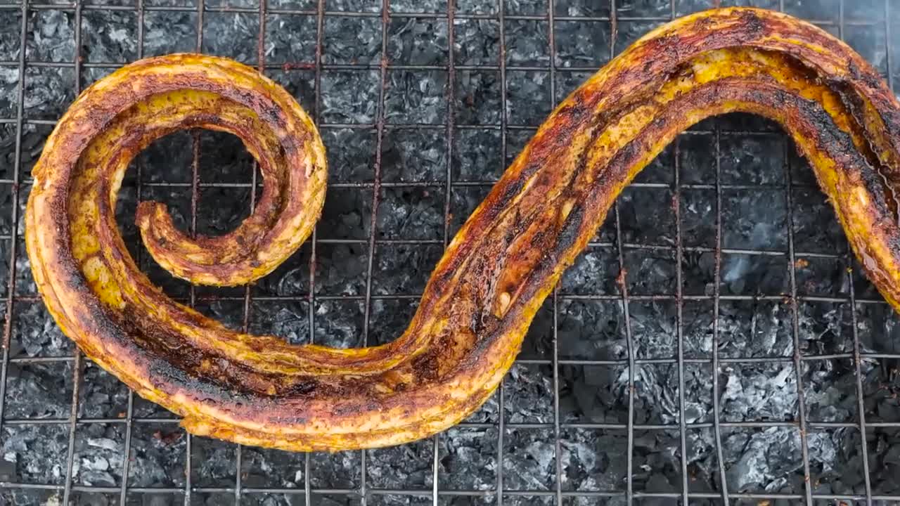 35 Kg SNAKE GRILLED | Snake Grilled On Charcoals | Snake Cooking Skills