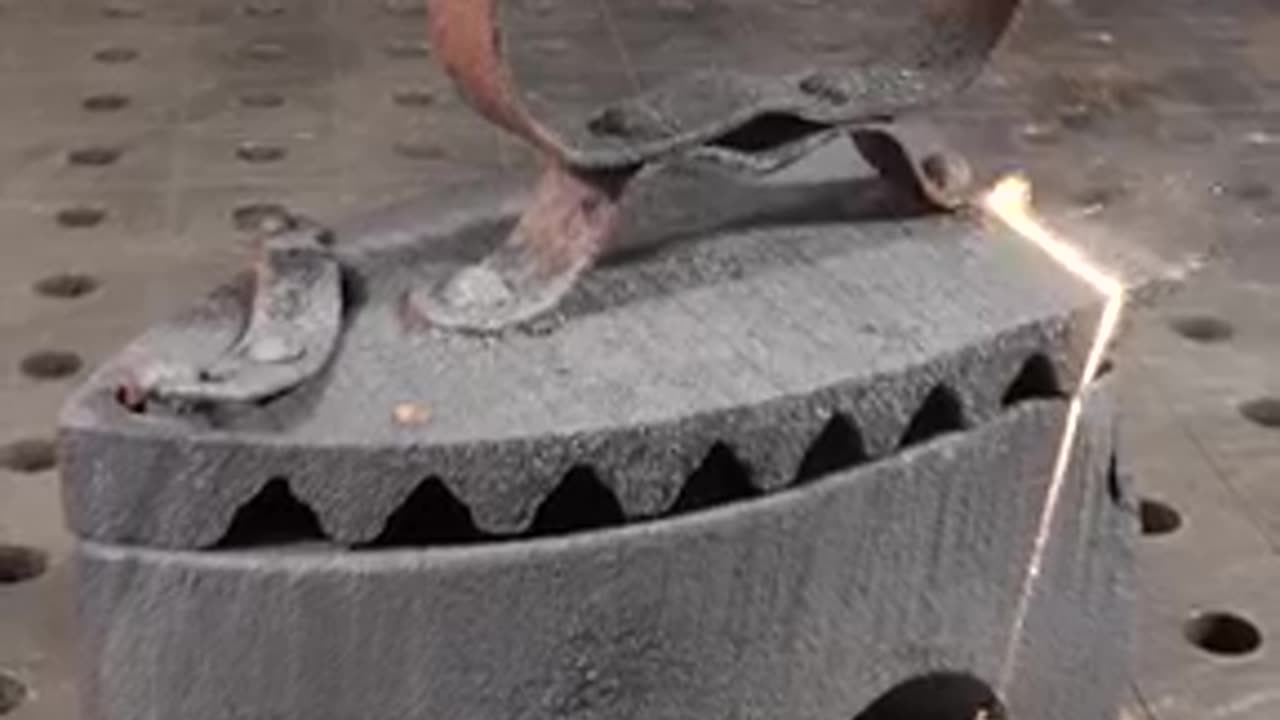 Bend Metal With This DIY Tool 😱