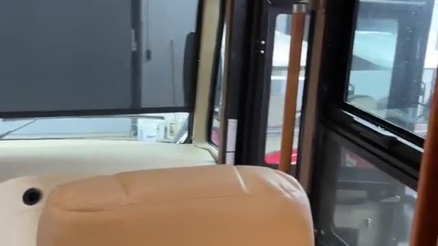 ALL THE DETAILS ON THIS 2014 TIFFIN 40QKH