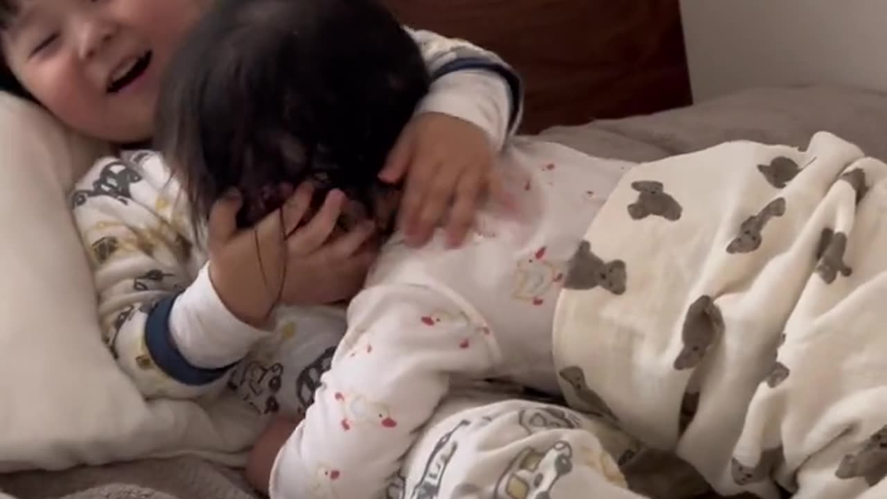 "The Power of Friendship: Heartfelt Moments Between Adorable Kids"