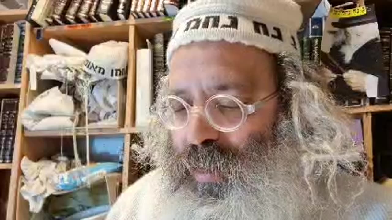 המוציא מת מושכב לרחבה של דרך בתרומה טמא בנזיר ובעשיית פסח טהור - שיר נ נח מסכת נזיר דף סג