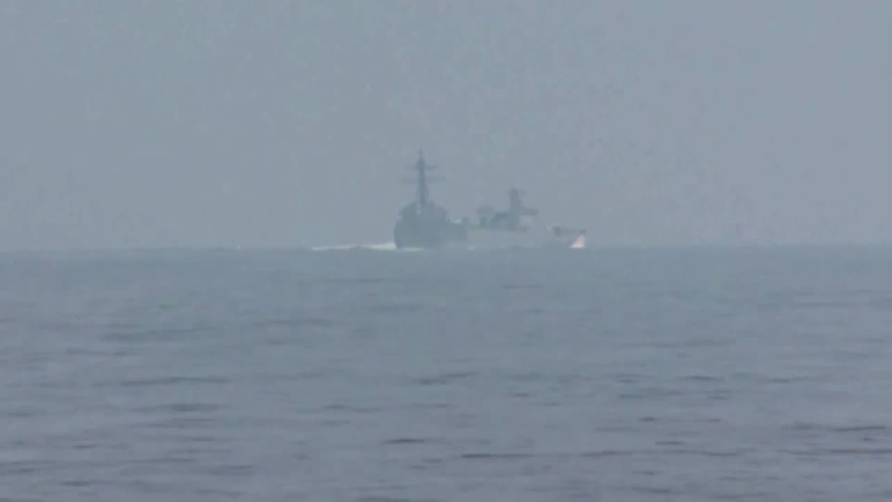 Chinese Naval Ship And American Destroyer Have Close Encounter Near Taiwan