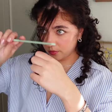 Are your side curls the first to stretch? #curly #curlyhair #hair