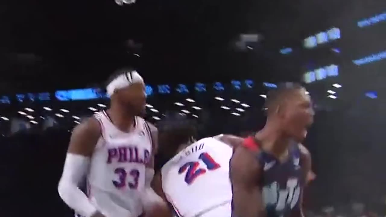 LONNIE WALKER DUNKS ON THE WHOLE TEAM 🤯