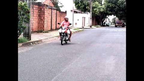 TESTANDO ÓCULOS ESPIÃO NA RUA DE MOTO