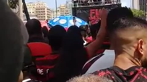 Comemoração da torcida do Flamengo segunda parte