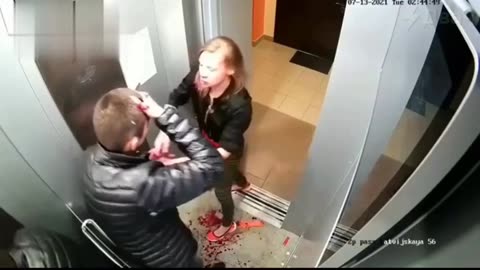 Toxic russian couple fight.