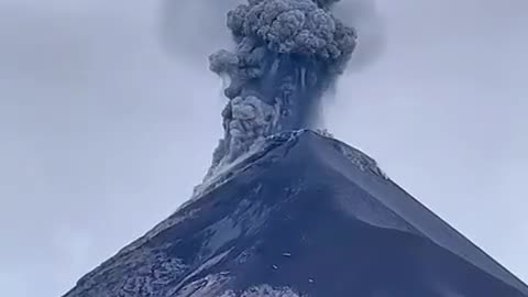 volcanic lightning