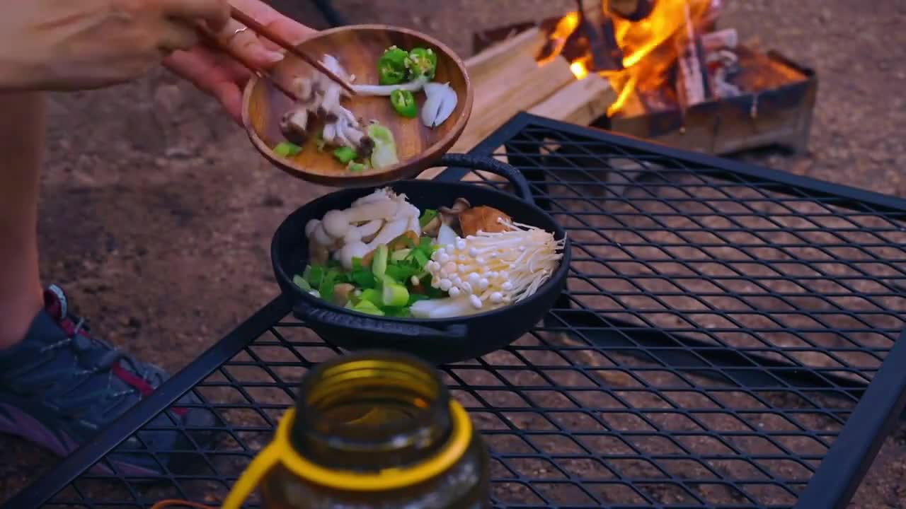 One person outdoor picnic camping, one person's night, one person's dinner