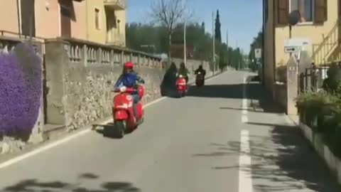 Red Vespa group