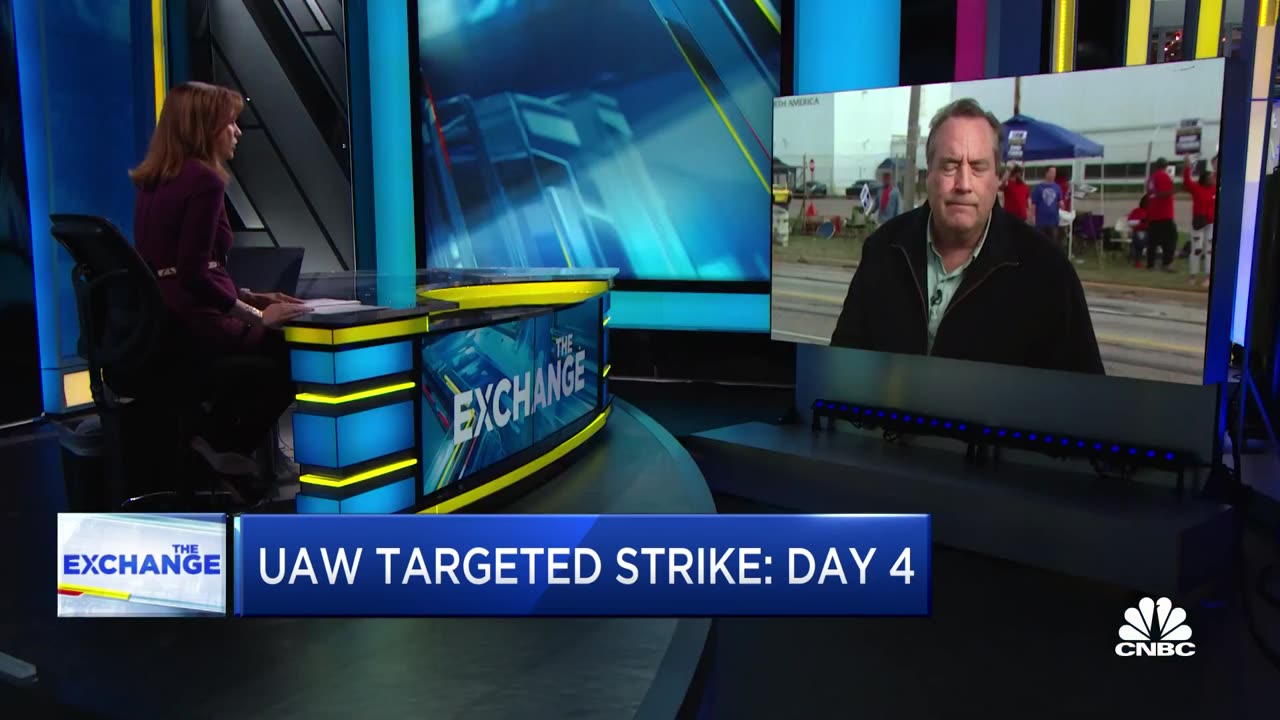 LIVE NEWS : Ford also faces possible strike at plants in Canada !