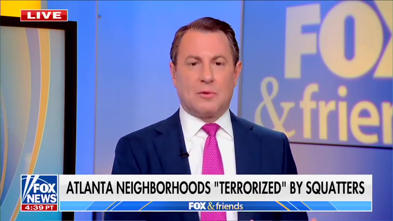 Gli immigrati illegali di Atlanta trasformano le case in strip club