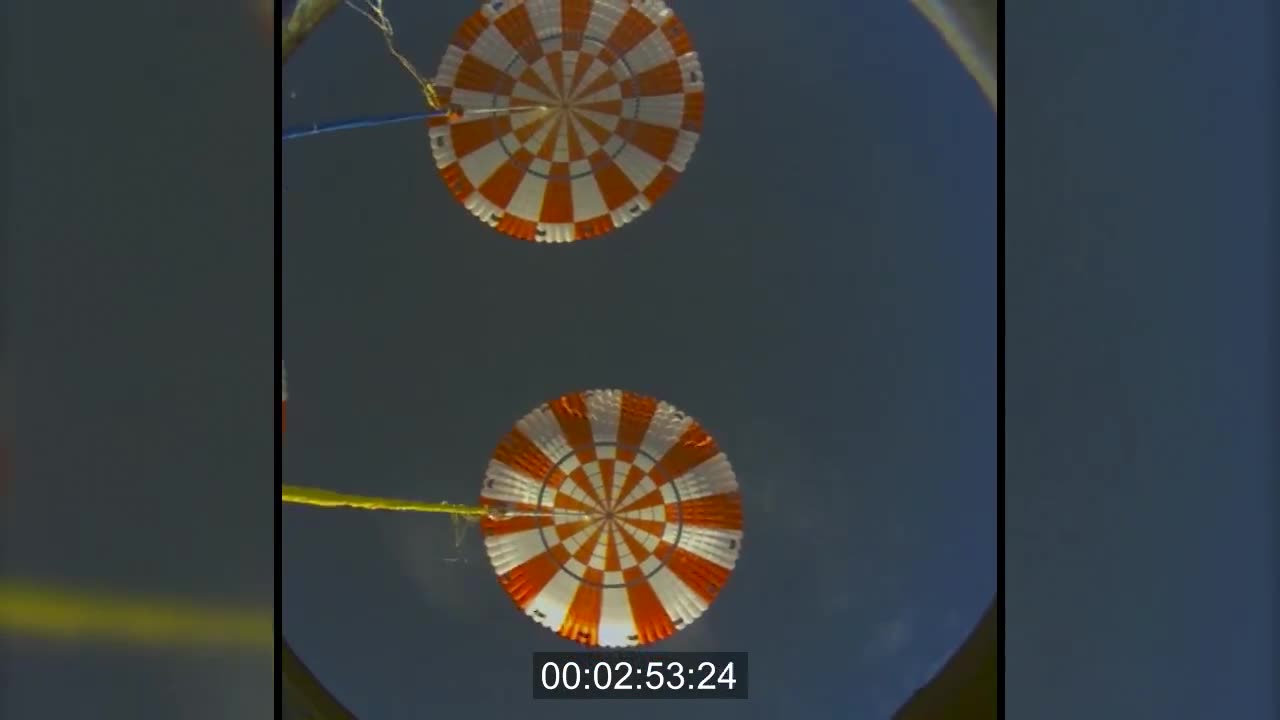 Astronaut’s-Eye View of NASA’s Orion Spacecraft Re-entry