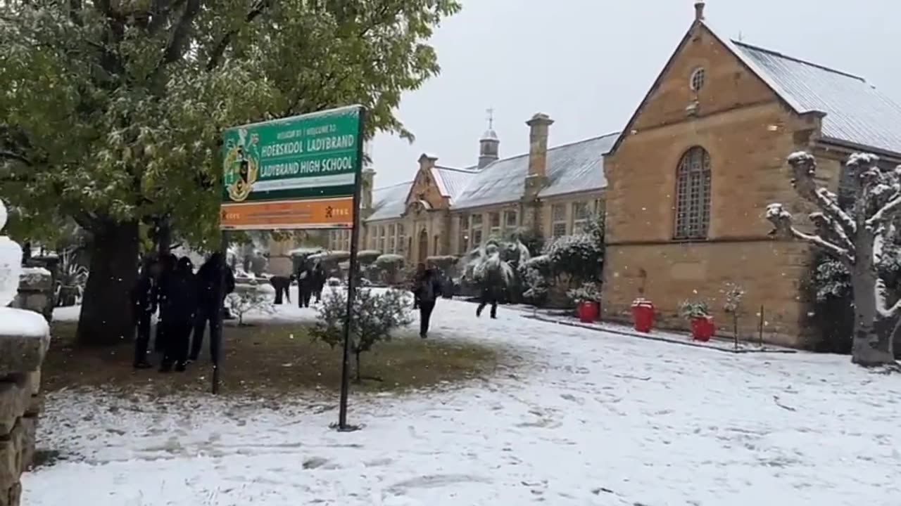 04 June 2024 |Heavy snowfall has blanketed Ladybrand, Free State